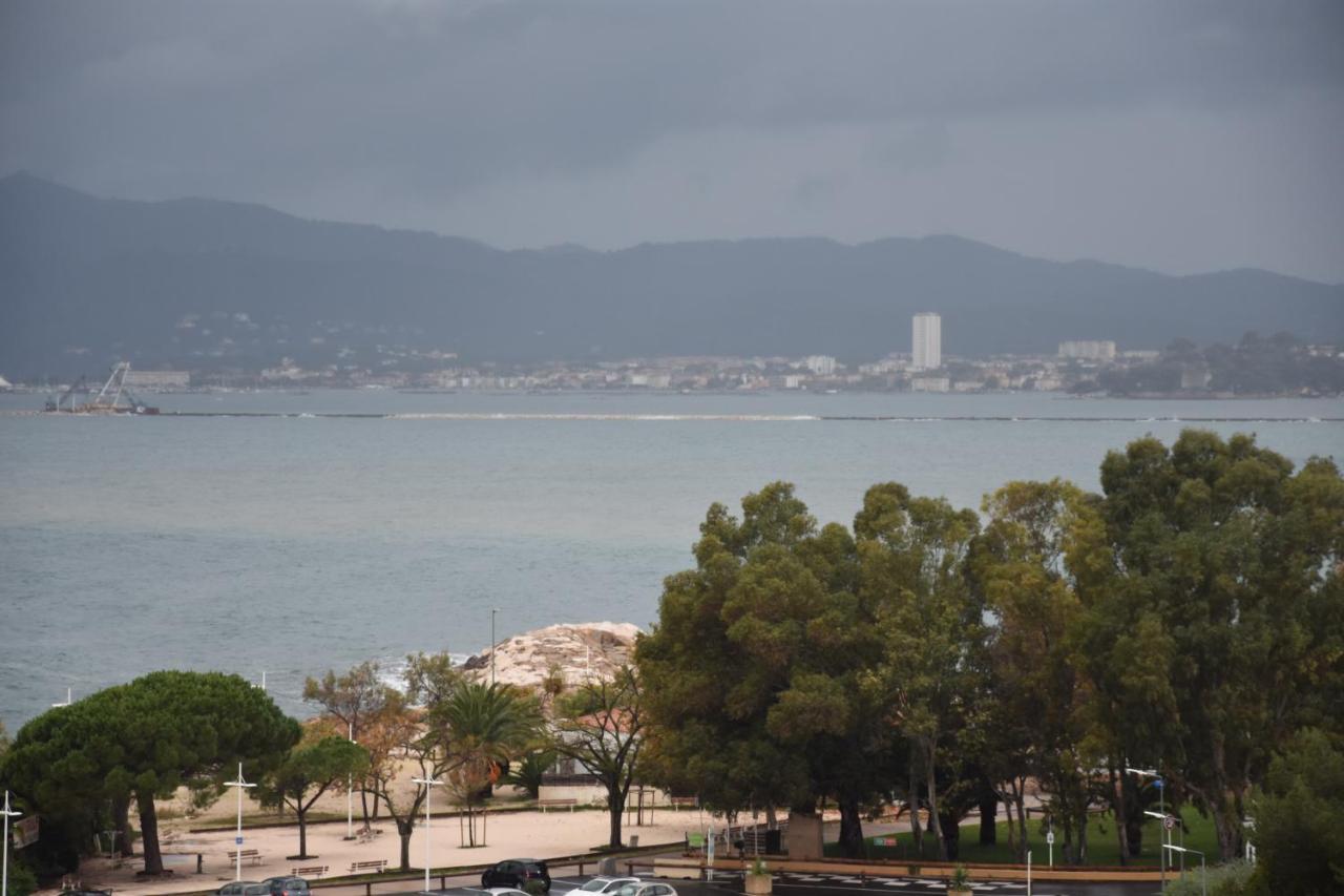 Les Flots D'Azur Toulon Exterior photo
